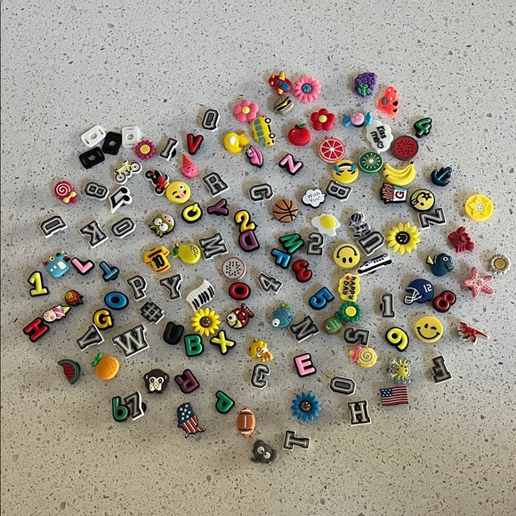 CROCS Other - CROC Jibits Set